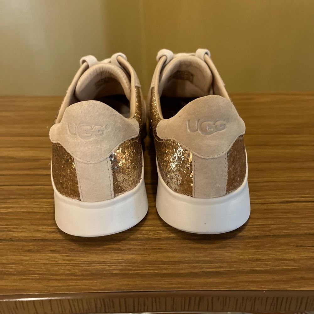 NWT UGG Brand Treadlite sneakers Sz. 6.5